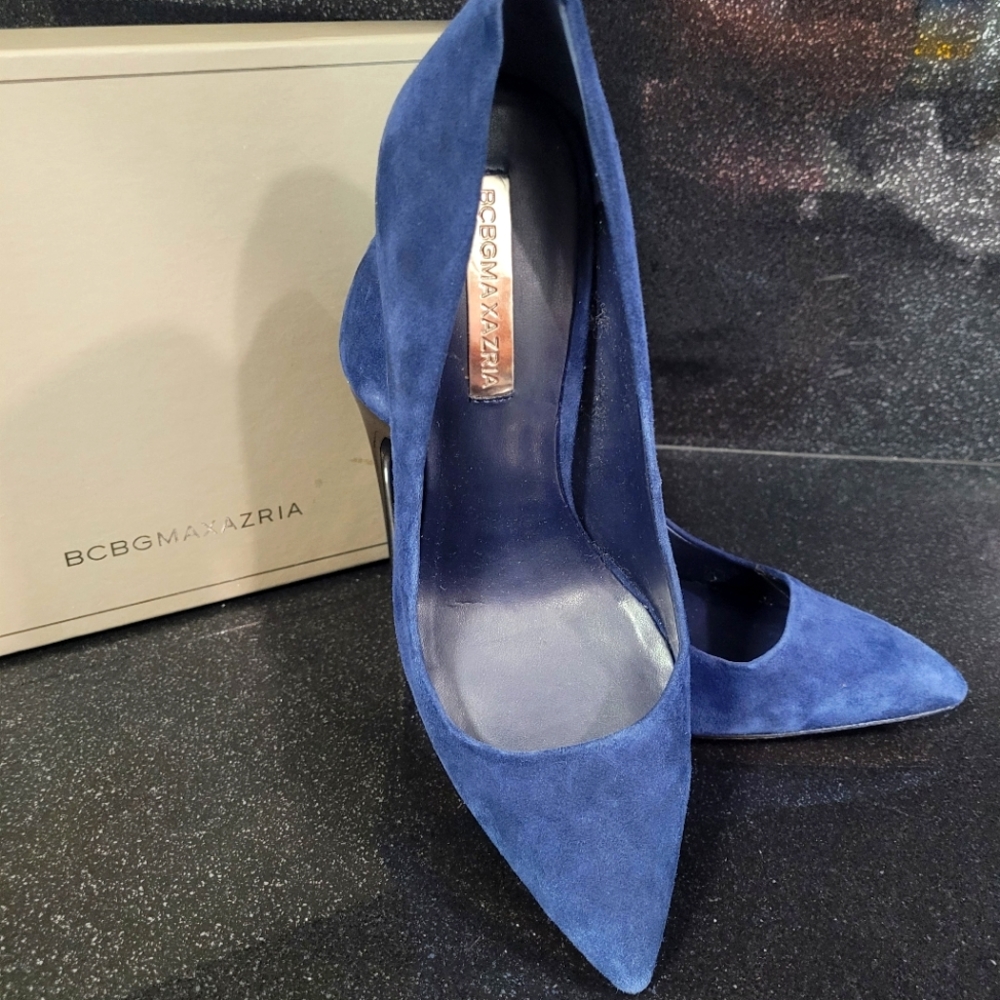 2/$20 BCBG Maxazria Navy Blue Suede pumps